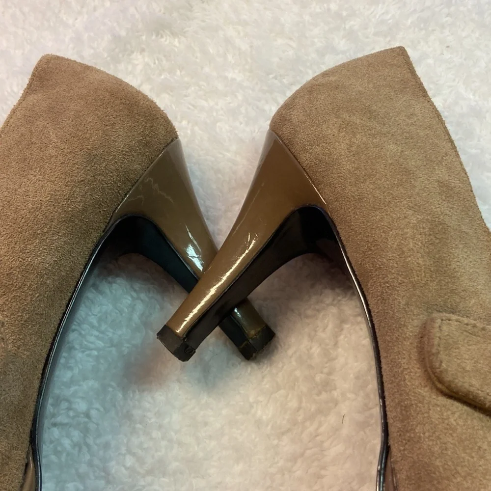 Anne Klein Winterlyn Tan Leather Upper Suede 3.5” Patent Heel EUC Size 8.5